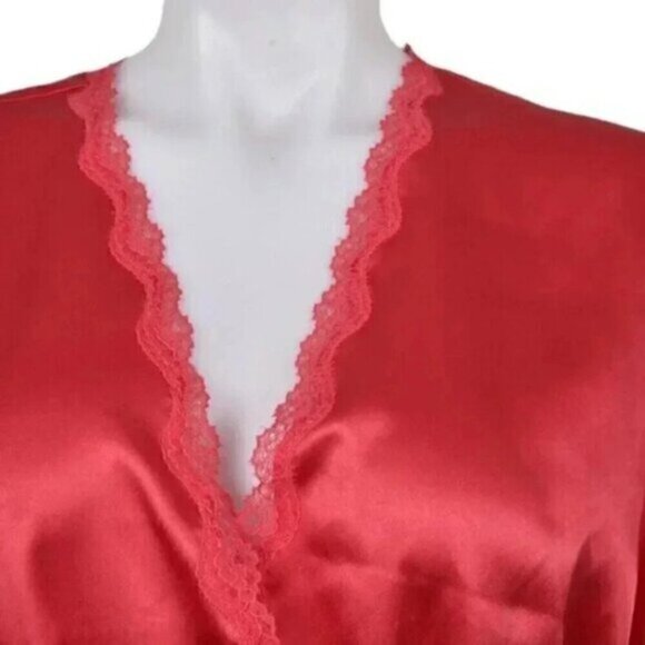 Victoria's Secret  Red Satin Robe Short Sleeve Lace Trim Short Size Medium - Picture 4 of 9